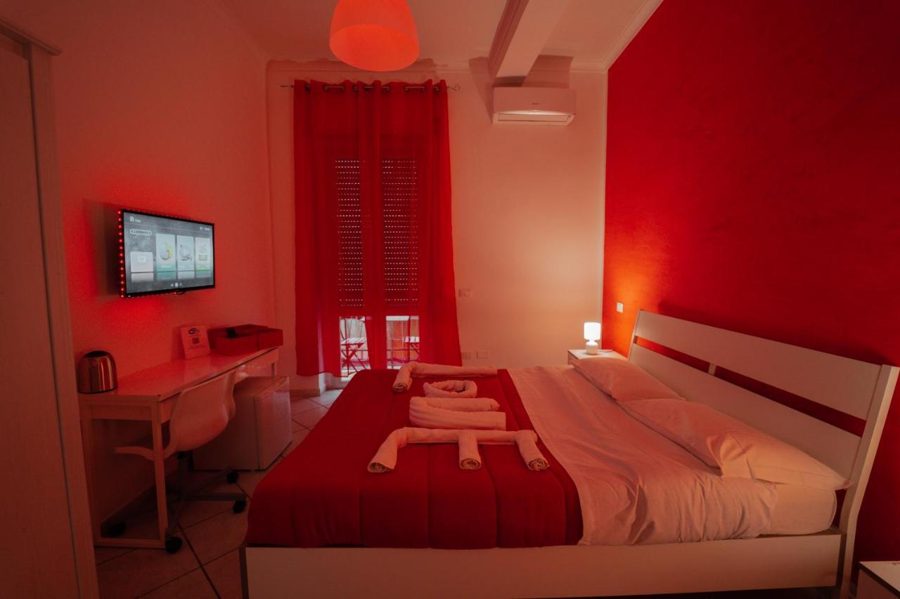 O Vic' Stritt' Hotel Наполи Екстериор снимка